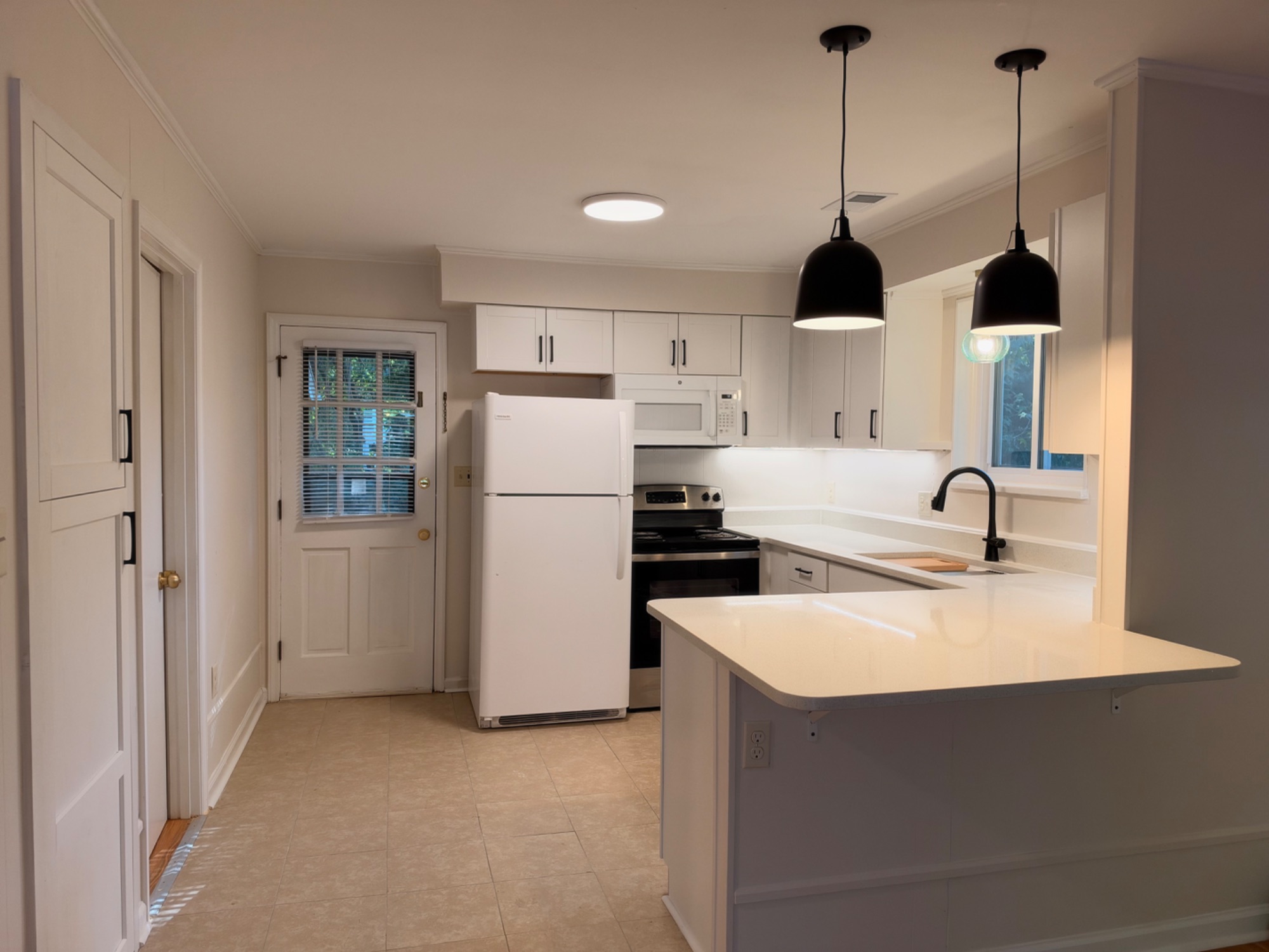 101 Hillview St #3