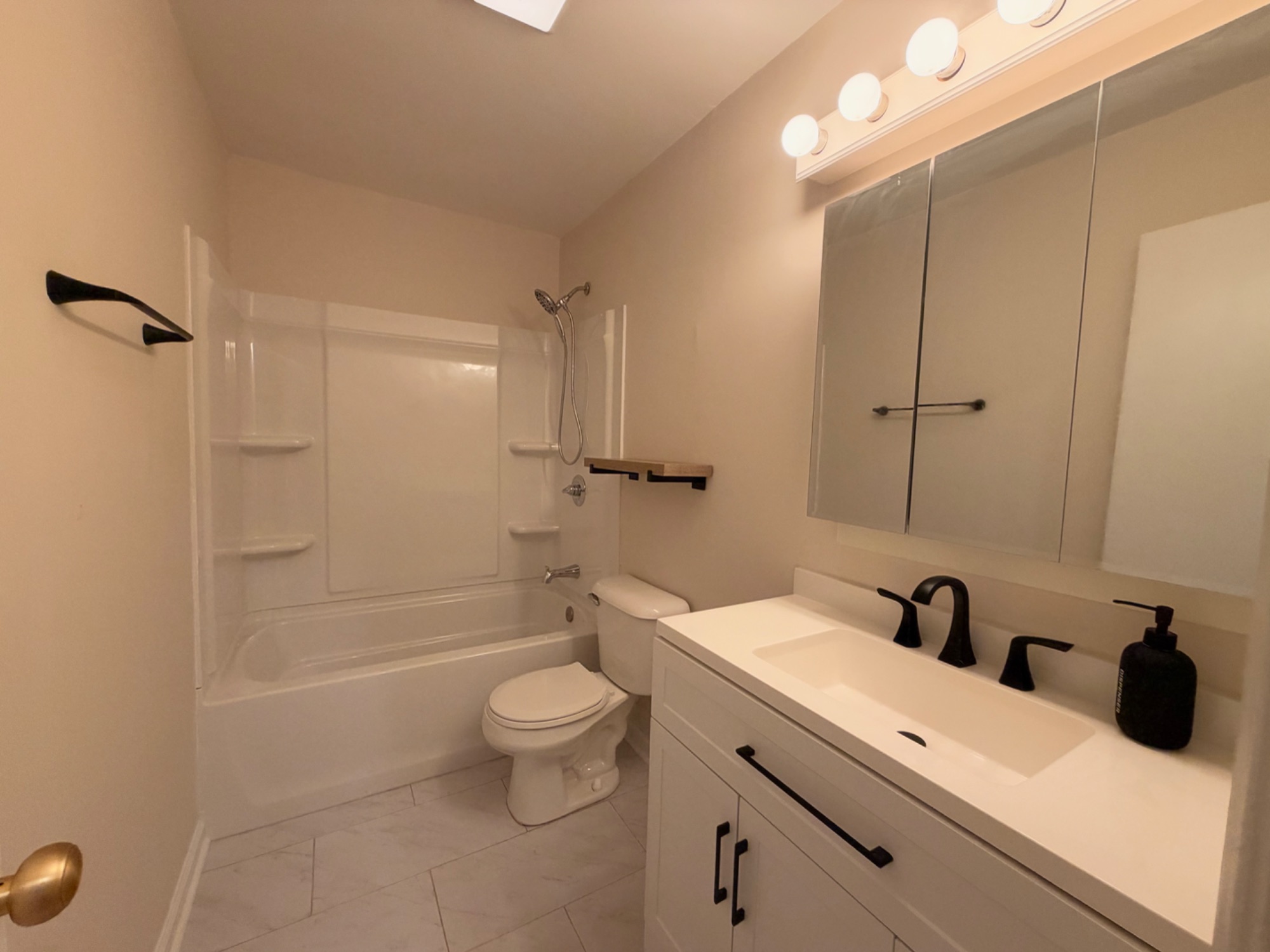 101 Hillview St #3